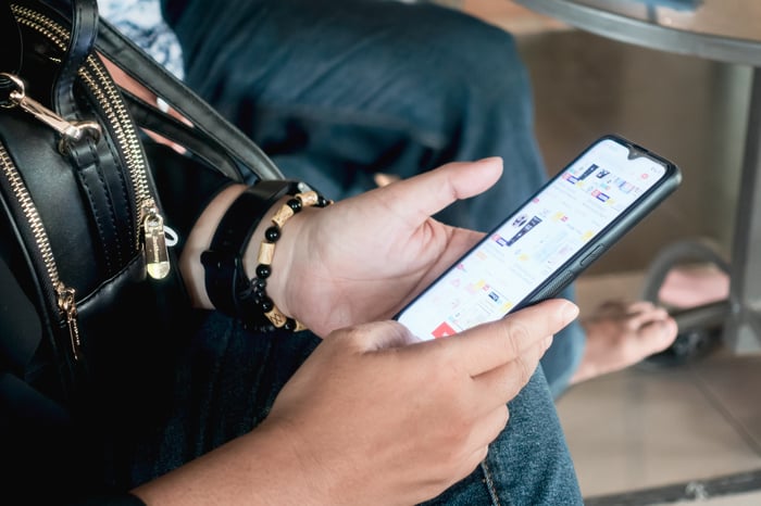 The Shopper Is No Longer Linear