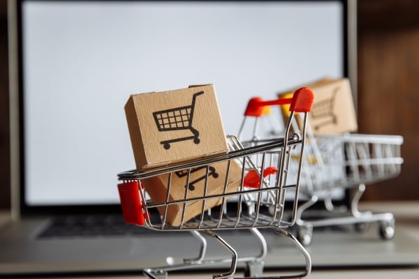 paper-boxes-trollies-close-up-online-shopping-ecommerce-delivery-concept