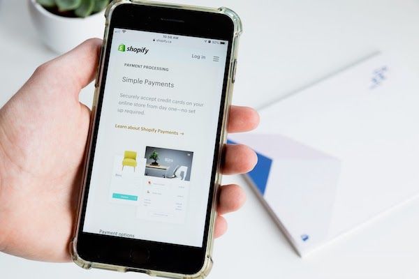 shopify-vs-shopify-plus-which-one-offers-more-features