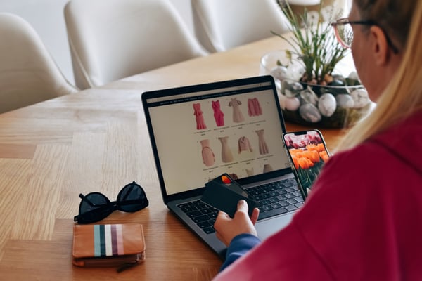 Reasons Your Ecommerce Business Needs Social Commerce